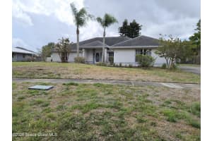 1470 Country Club Drive, Palm Bay, FL 32905 - MLS#1075767