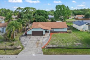697 Hamm Street, Palm Bay, FL 32907 - MLS#1075896
