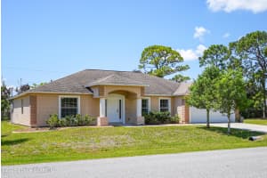 550 Brickell Street, Palm Bay, FL 32909 - MLS#1075972