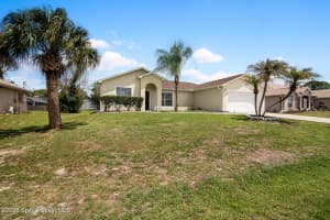 427 Davidson Street, Palm Bay, FL 32909 - MLS#1076036