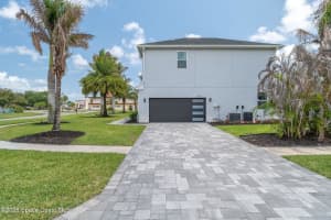 2093 Greenway Drive, Melbourne, FL 32901 - MLS#1076065