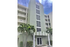 401 Jimmy Buffett Mem Highway, Satellite Beach, FL 32937 - MLS#1076182