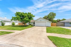 2705 Raintree Lake Circle, Merritt Island, FL 32953 - MLS#1076257
