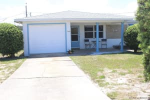 642 Periwinkle Circle, Barefoot Bay, FL 32976 - MLS#1076635
