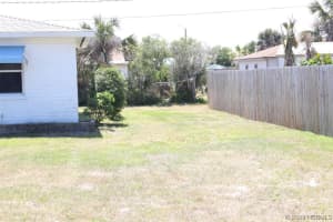 642 Periwinkle Circle, Barefoot Bay, FL 32976 - MLS#1076635