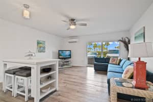 567 Mimosa Street, Palm Bay, FL 32908 - MLS#1076640