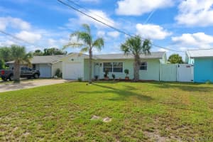 4042 Sweet Bay Drive, Mims, FL 32754 - MLS#1076859