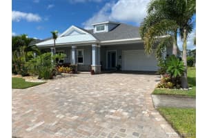 911 Hyacinth Circle, Barefoot Bay, FL 32976 - MLS#1076966