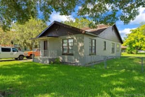 484 Poinciana Drive, Melbourne, FL 32935 - MLS#1077050