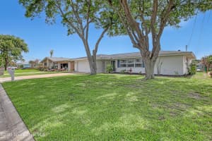 34 Westview Lane, Cocoa Beach, FL 32931 - MLS#1077126