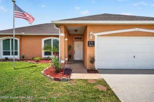 2020 Thisbe Avenue, Palm Bay, FL 32909 - MLS#1077511