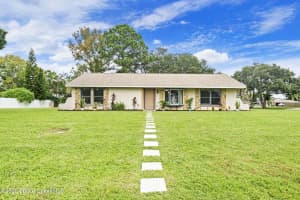 330 Lake Point Place, Merritt Island, FL 32953 - MLS#1078405