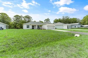 8216 104th Court, Vero Beach, FL 32967 - MLS#1079071