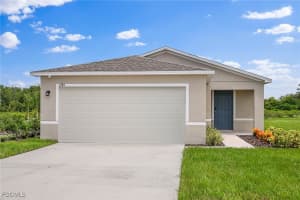 876 Friendship Cir, Labelle