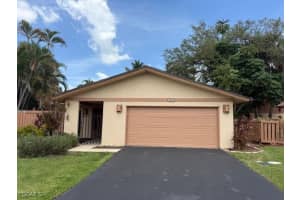 6441 Royal Woods Dr, Fort Myers