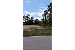 509 Columbus Boulevard, Lehigh Acres, FL 33974 - MLS#2025000301