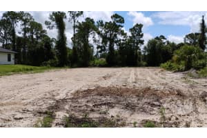 509 Columbus Boulevard, Lehigh Acres, FL 33974 - MLS#2025000301