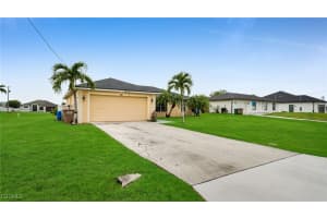 926 5th Place, Cape Coral, FL 33909 - MLS#2025000333