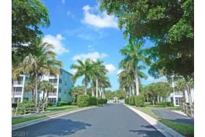 16645 Lake Circle Dr 732, Fort Myers