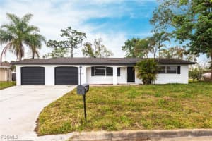 818 Gardenside Ct, Lehigh Acres