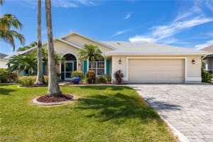 2806 Sw 40th St, Cape Coral
