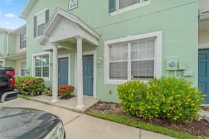 3646 Pine Oak Cir 105, Fort Myers