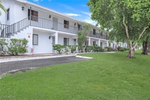 815 Victoria Dr 207, Cape Coral