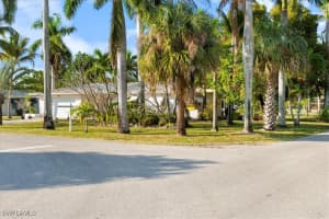 4241 Riverview Road, Fort Myers, FL 33905 - MLS#2025001205