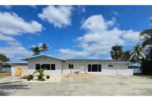 4919 E Riverside Dr, Fort Myers