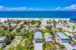 5830 Lauder St, Fort Myers Beach