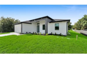 2811 50th Street, Lehigh Acres, FL 33976 - MLS#2025002407