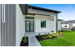 2811 50th Street, Lehigh Acres, FL 33976 - MLS#2025002407