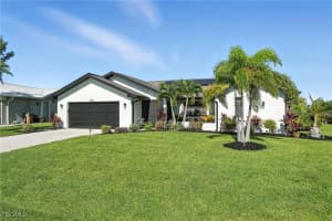 402 Se 8th Pl, Cape Coral