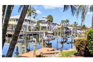 5471 Harborage Dr, Fort Myers