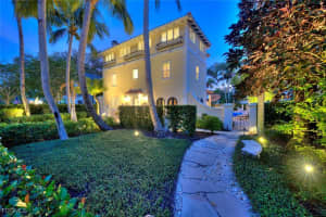 1226 Wales Dr, Fort Myers