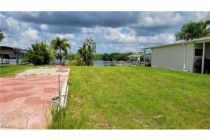 306 Shoreland Drive, Fort Myers, FL 33905 - MLS#2025002966