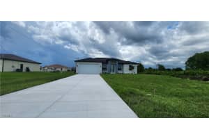 1050 Eisenhower Boulevard, Lehigh Acres, FL 33974 - MLS#2025002986