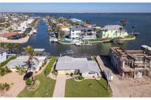 49 Fairview Blvd, Fort Myers Beach
