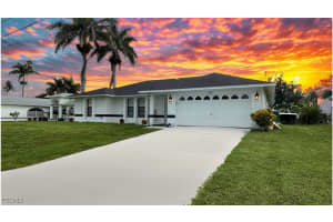 422 Se 20th St, Cape Coral