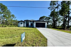 542 Ames St E, Lehigh Acres