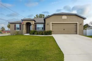 101 Se 44th Ter, Cape Coral