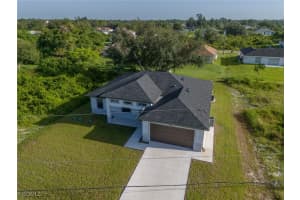 3708 27th St SW, Lehigh Acres, FL 33971 - MLS#2025003550