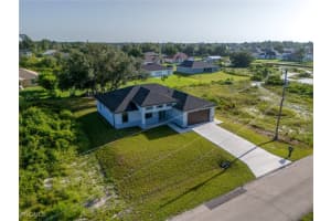 3708 27th St SW, Lehigh Acres, FL 33971 - MLS#2025003550