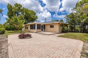 2360 Ephraim Avenue, Fort Myers, FL 33907 - MLS#2025003567