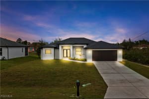 2706 39th St W, Lehigh Acres