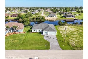 1258 Ne 40th St, Cape Coral