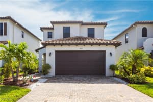 8820 Madrid Cir, Naples