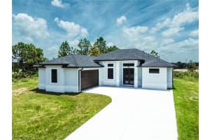 646 Camilla St E, Lehigh Acres