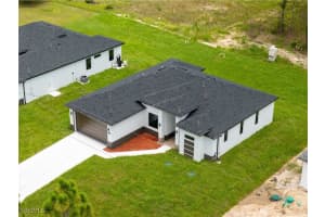 2812 39th Street, Lehigh Acres, FL 33971 - MLS#2025003643