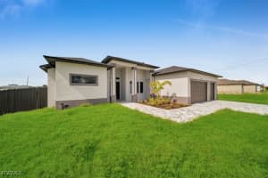 50 VERA Avenue, Lehigh Acres, FL 33976 - MLS#2025003648